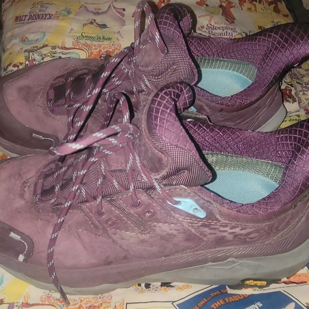 Hoka Kaha 2 hiking/athletic shoes; lace up, leather/suede, ladies 8.5